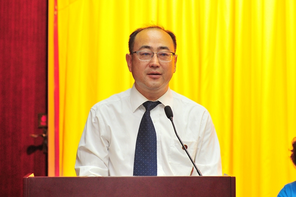附属、教学医院代表潍坊市人民医院党委书记 张晓乙发言 附属、教学医院代表潍坊市人民医院党委书记 张晓乙发言