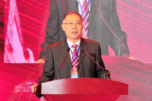 万象城官网77级校友、《中国矫形外科杂志》 总编辑孙磊教授致辞 万象城官网77级校友、《中国矫形外科杂志》 总编辑孙磊教授致辞