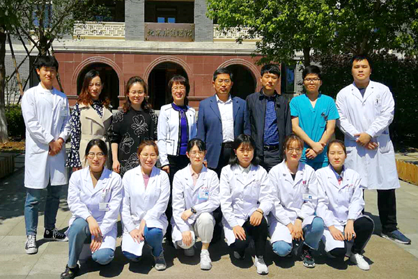 康复医学院调研团与北京康复医院实习生合影 康复医学院调研团与北京康复医院实习生合影