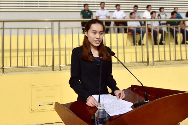 新生代表研究生韩岩同学发言 新生代表研究生韩岩同学发言